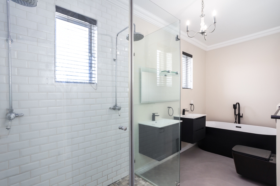 4 Bedroom Property for Sale in Val De Vie Estate Western Cape